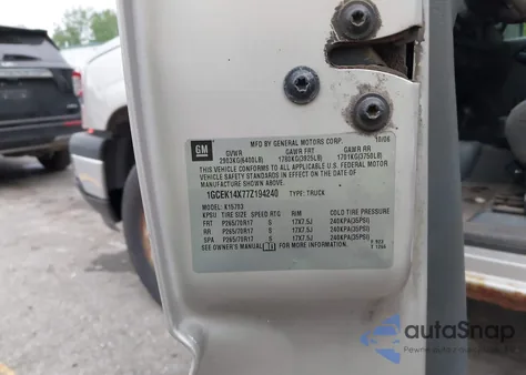 2007 Chevrolet Silverado 1500 Classic Work Truck z USA, uszkodzony, nr VIN 1GCEK14X77Z194240